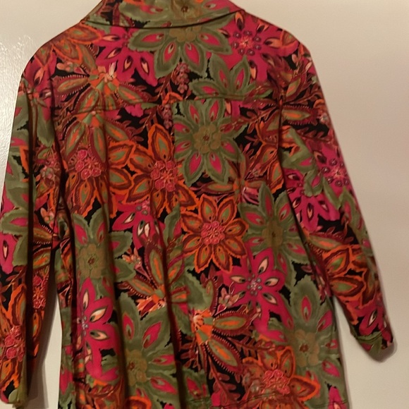 Bamboo traders print top. - Picture 3 of 3